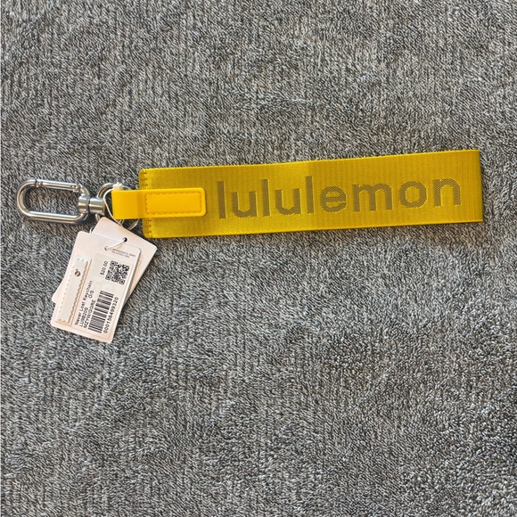Lululemon Never Lost Keychain - Maize Yellow - Picture 2 of 5